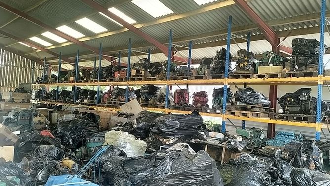 2002 Mercruiser 4.2 220 Marine Diesel Engine Breaking For Spares 4.2 220