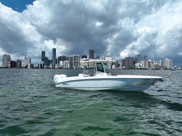 2013 Boston Whaler 320 Outrage
