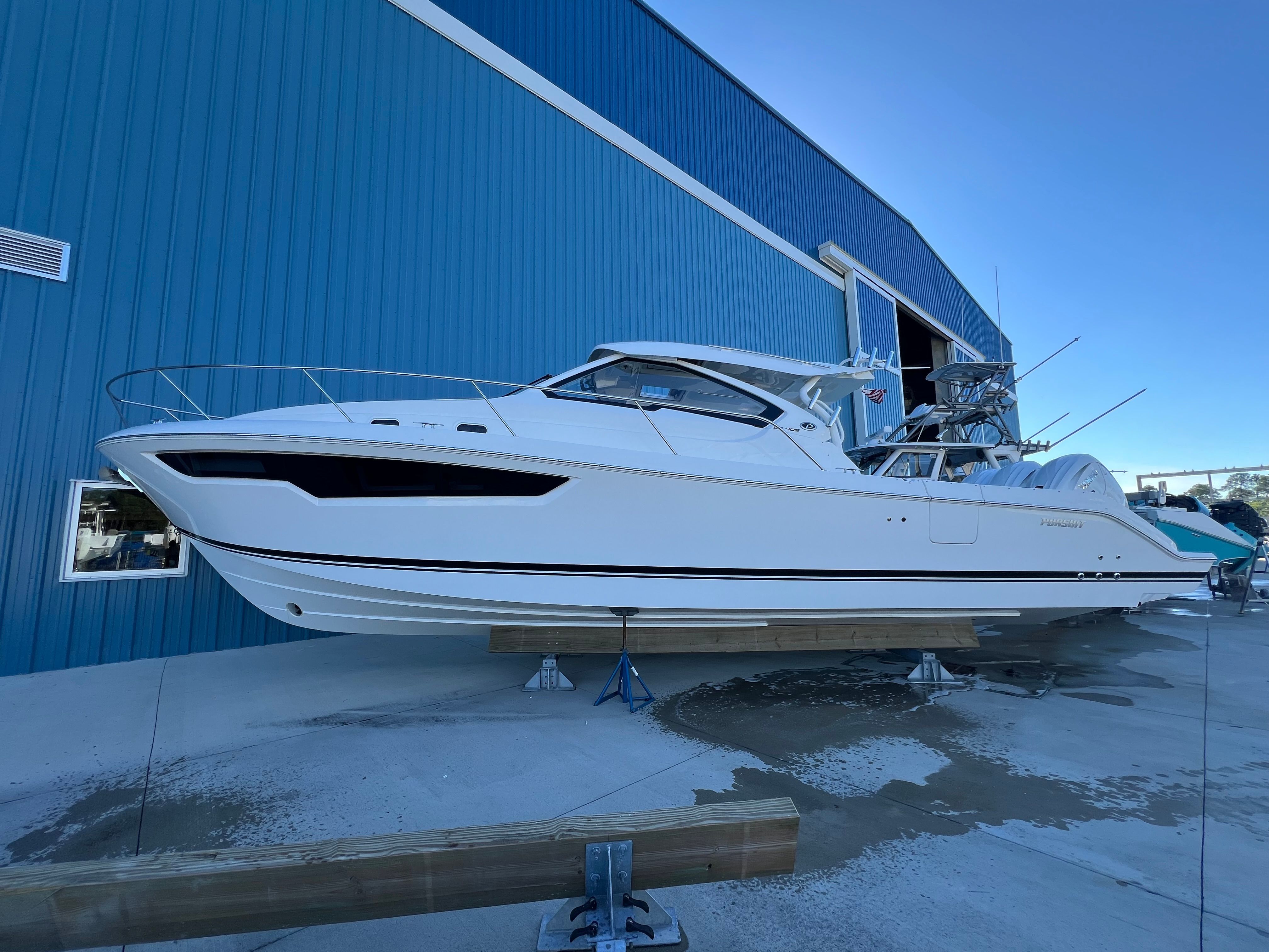 2025 Pursuit OS 405 Offshore