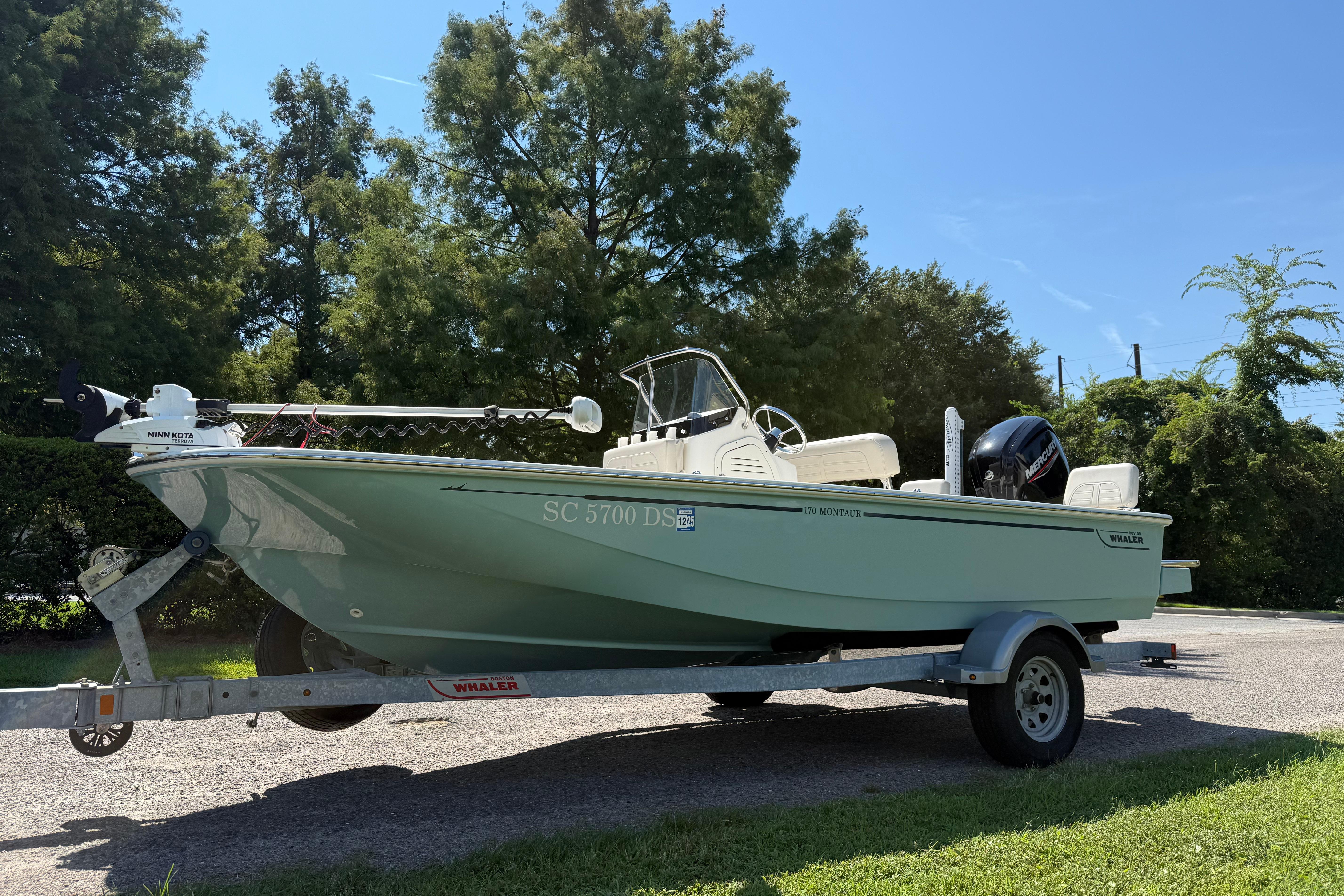 2022 Boston Whaler 170 Montauk