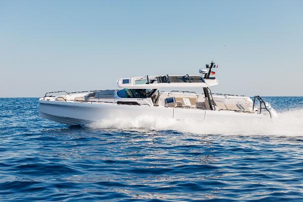 2025 Axopar 45 Cross Top