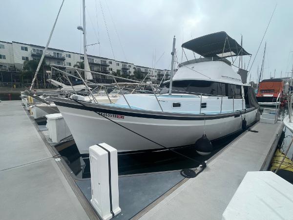 Mainship Sedan