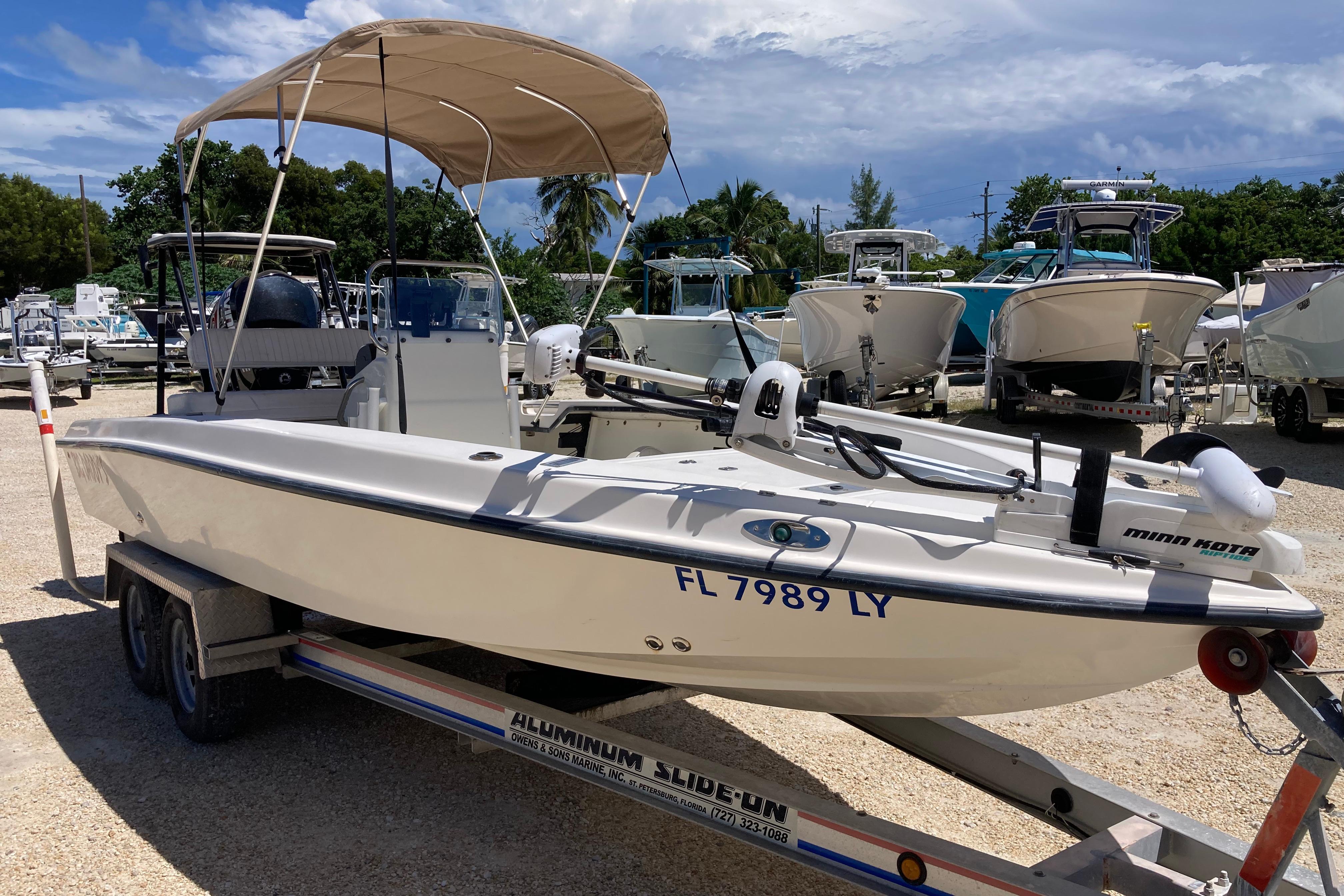 2001 Young Boats 20 CC