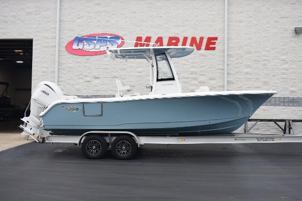 Sea Hunt Ultra 235 SE 2025 Sea Hunt Ultra 235 SE boat on trailer at GSPS Marine dealership.