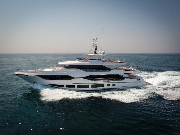 2025 Majesty 120