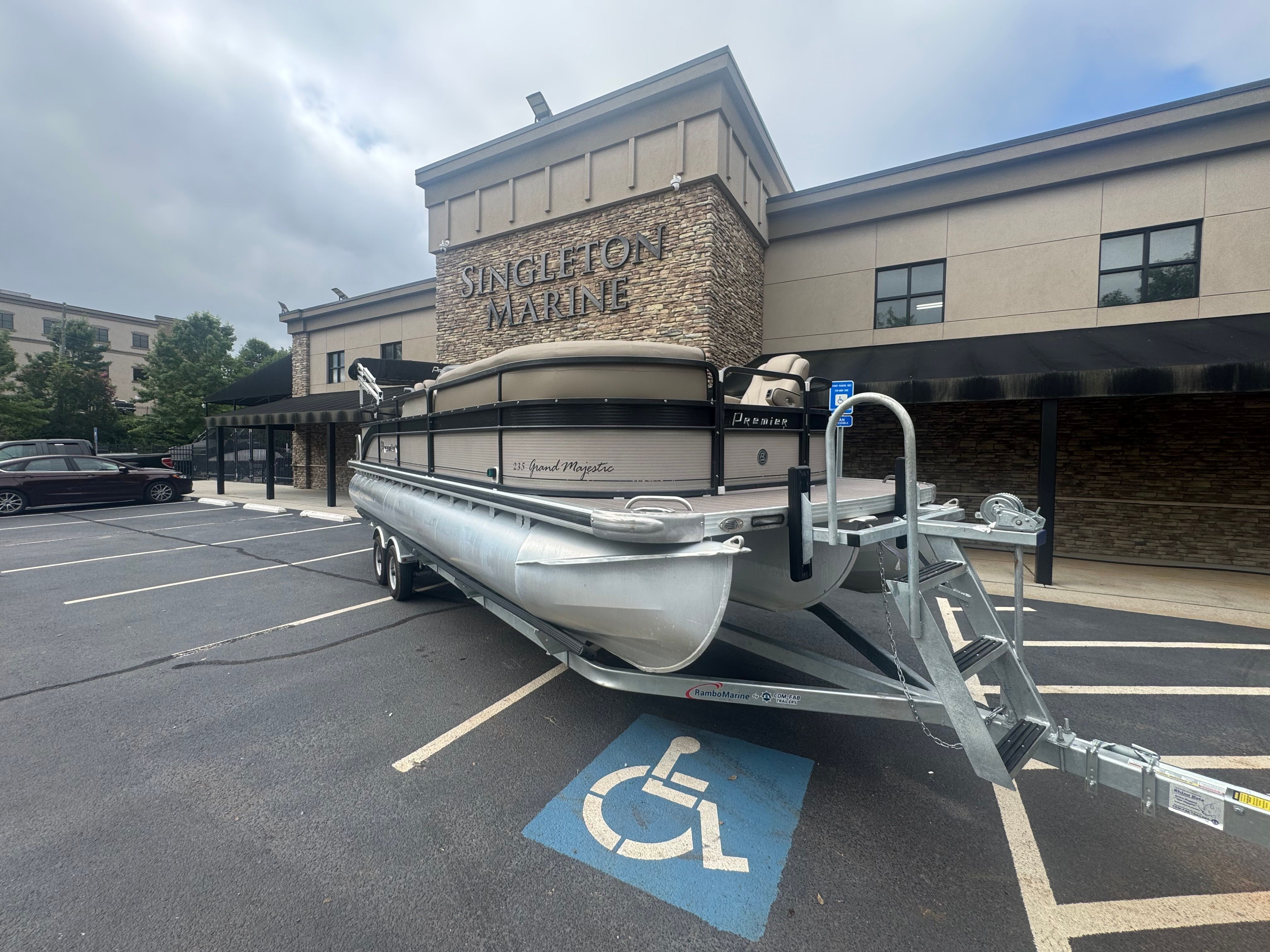 2008 Premier 235 Grand Majestic RE