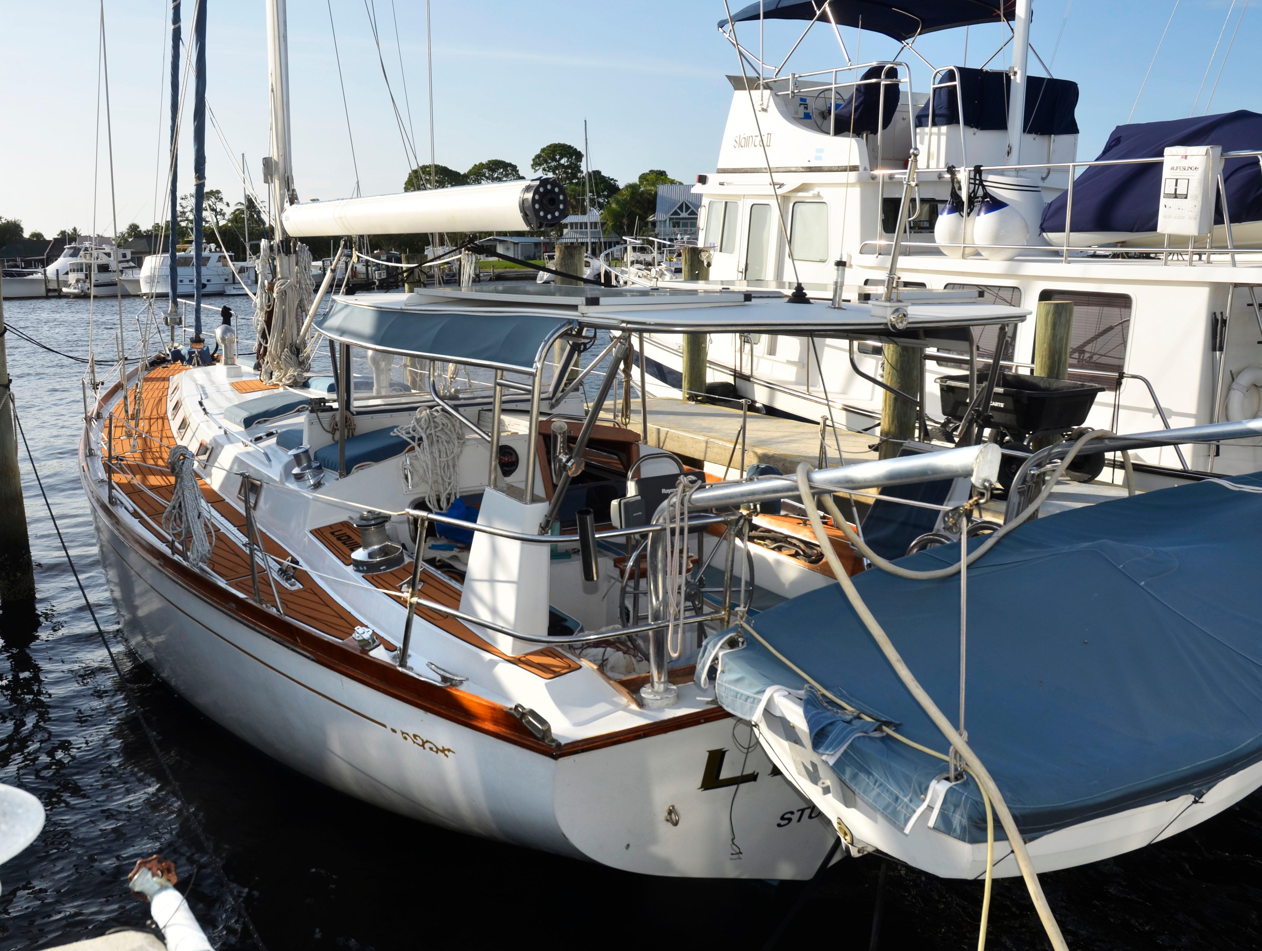 Cheoy Lee Sloop