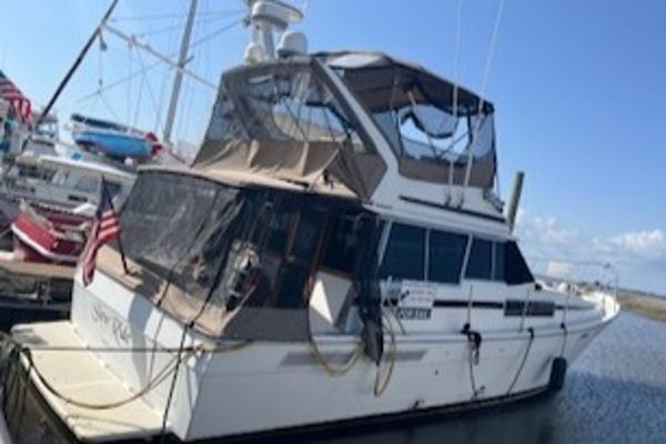 1985 Bayliner 3870 Motoryacht