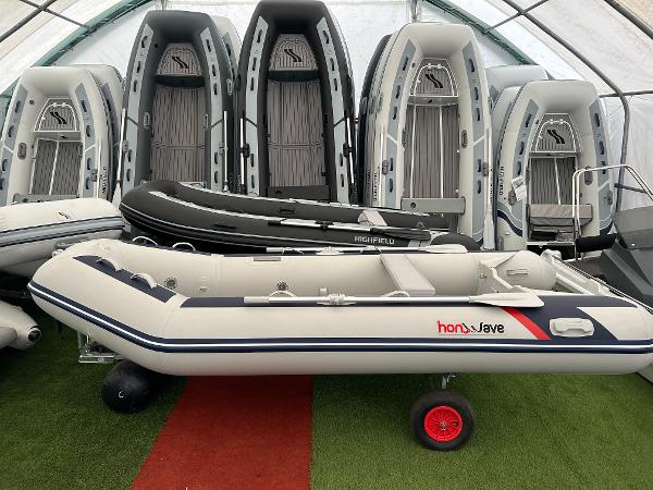Honwave T38 Inflatable & 10hp Honda Outboard