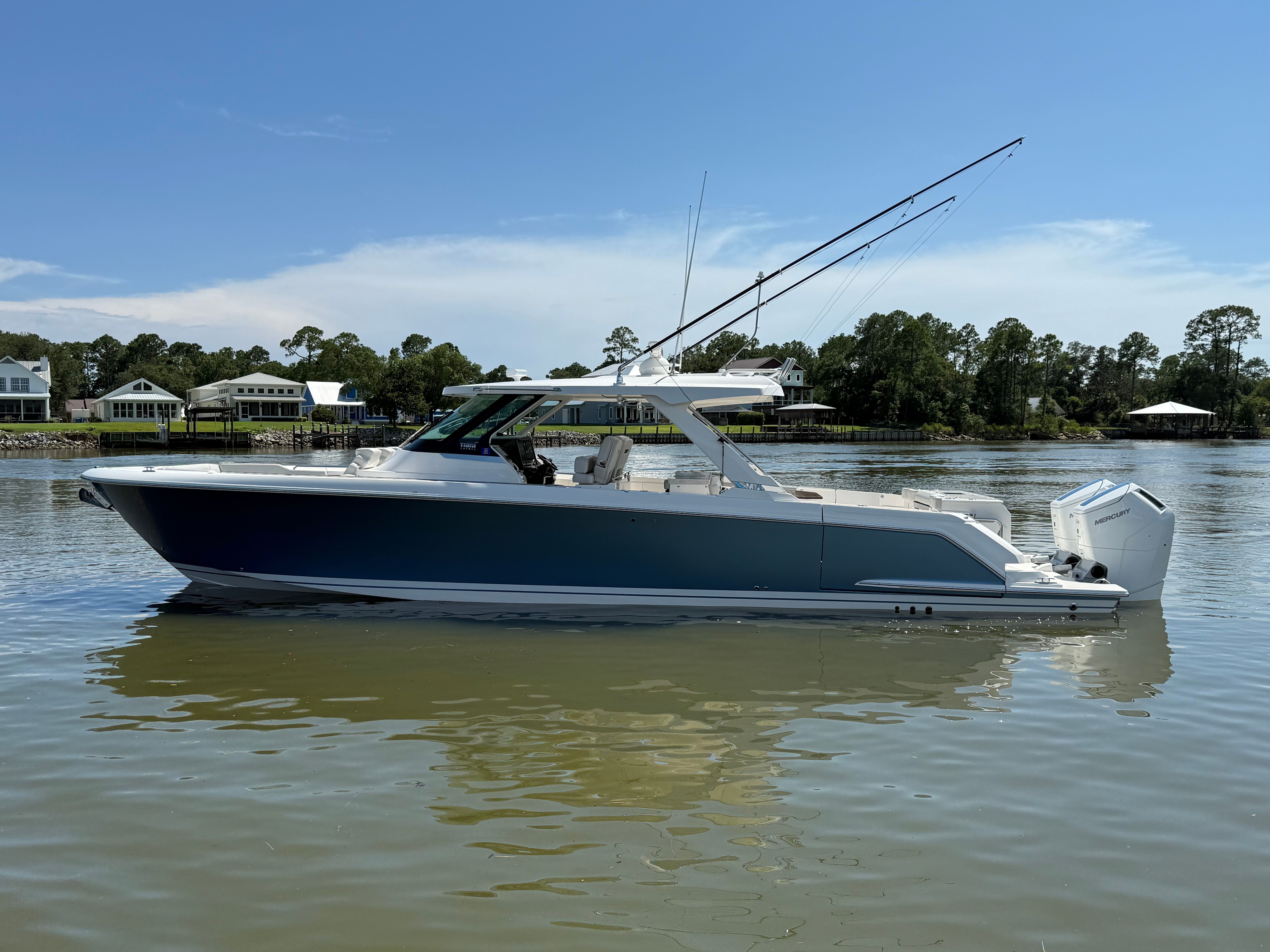 2024 Tiara Yachts 43 LS