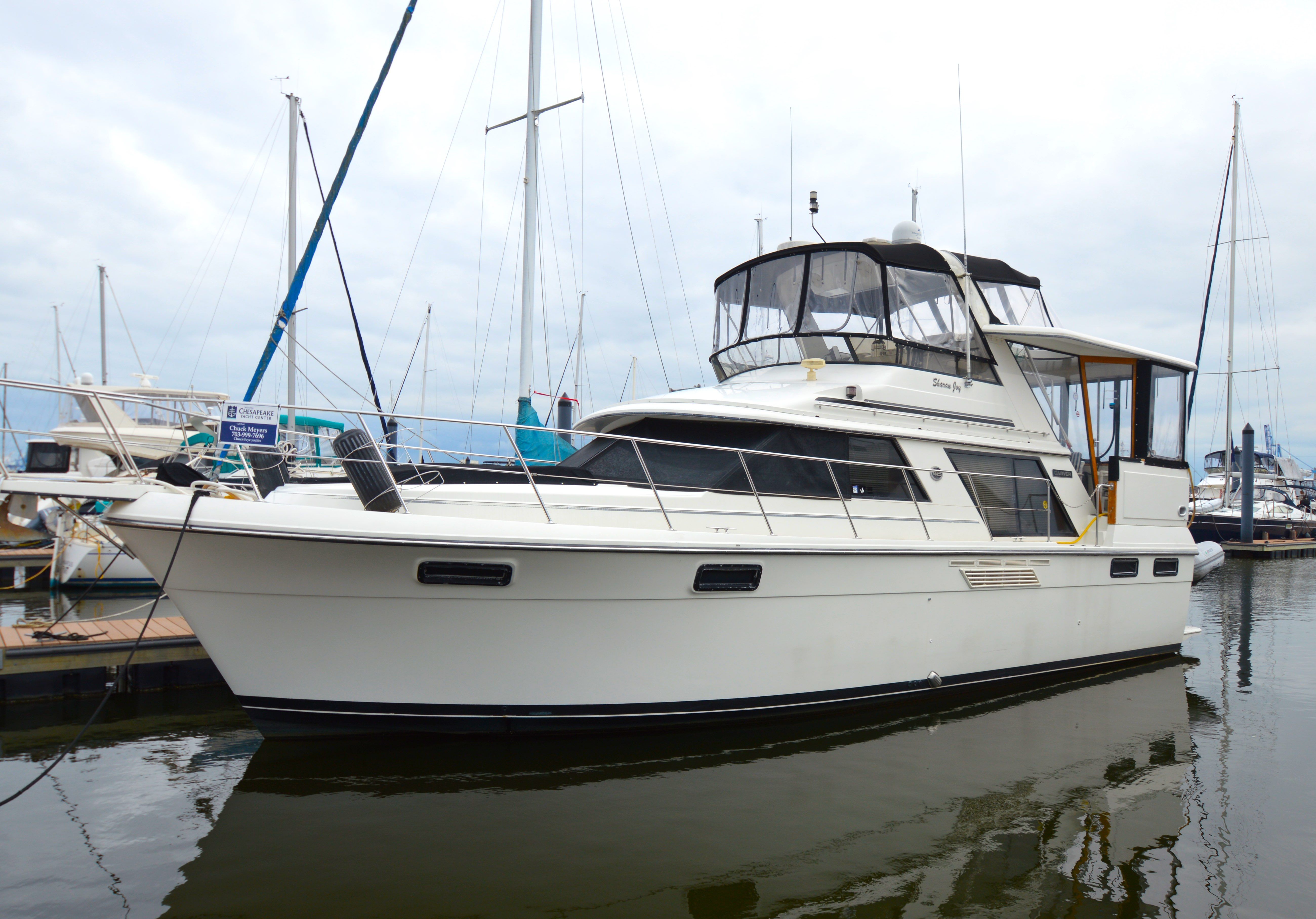 1987 Carver 42 Aft Cabin Motoryacht - Cummins