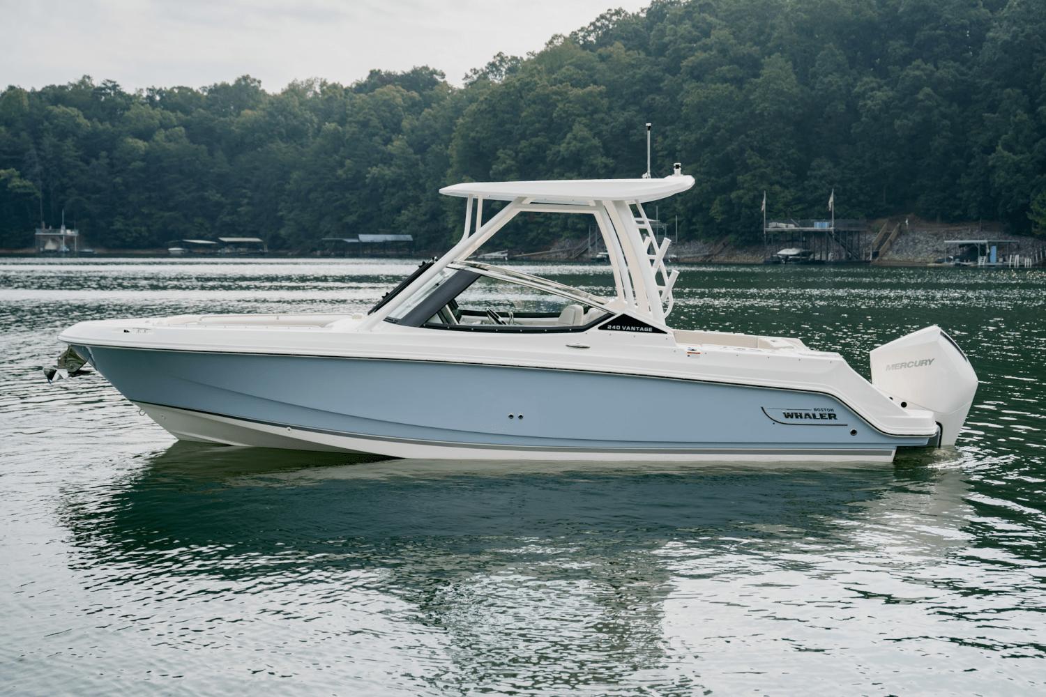 Boston Whaler 240 Vantage