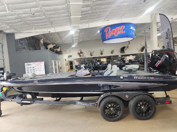 2025 Triton 21XP Patriot