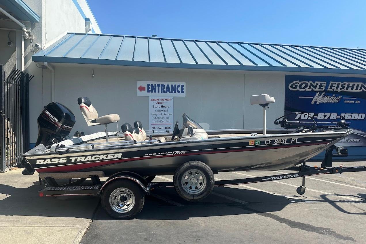 2001 Bass Tracker Pro Team 175