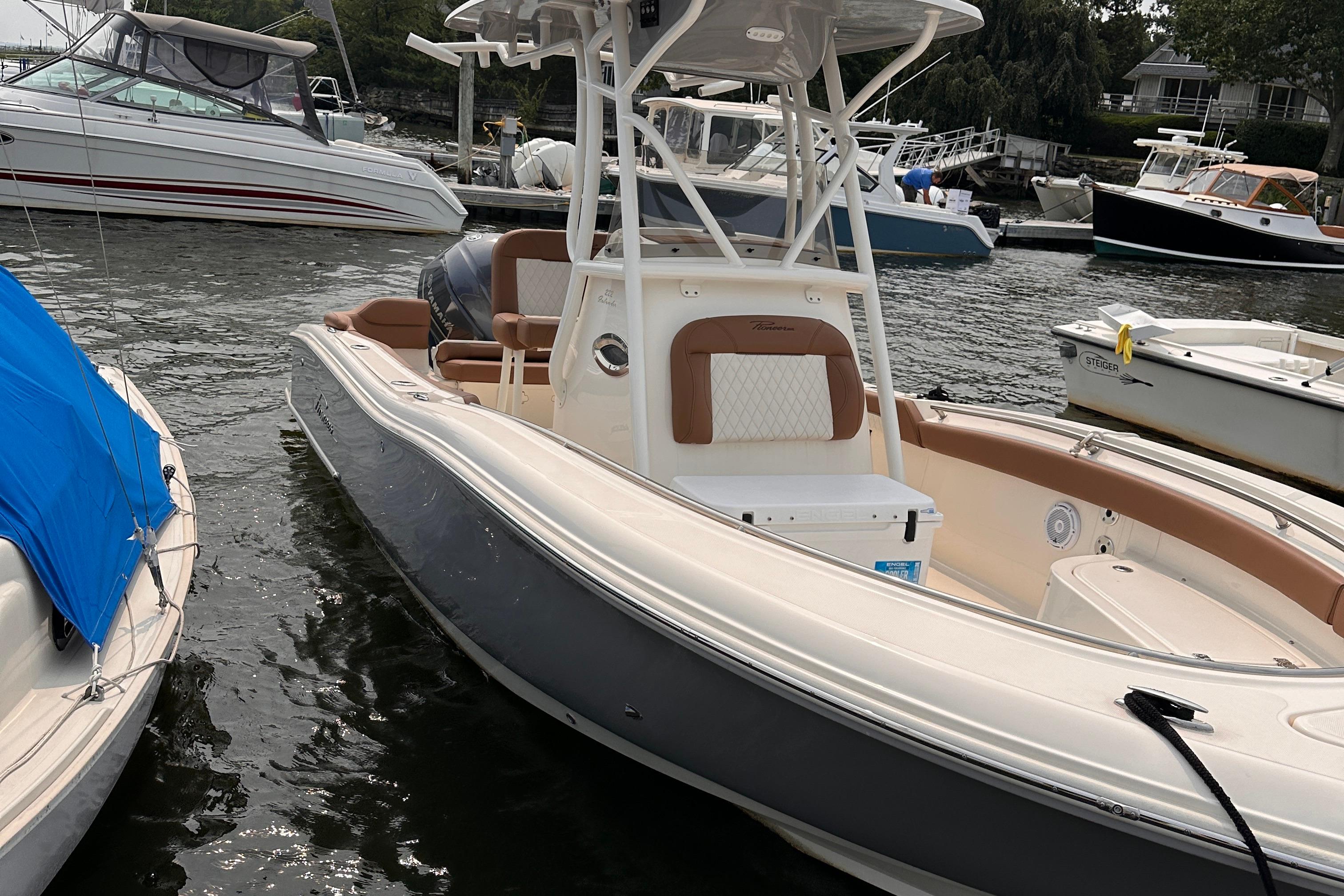 2024 Pioneer 222 Islander