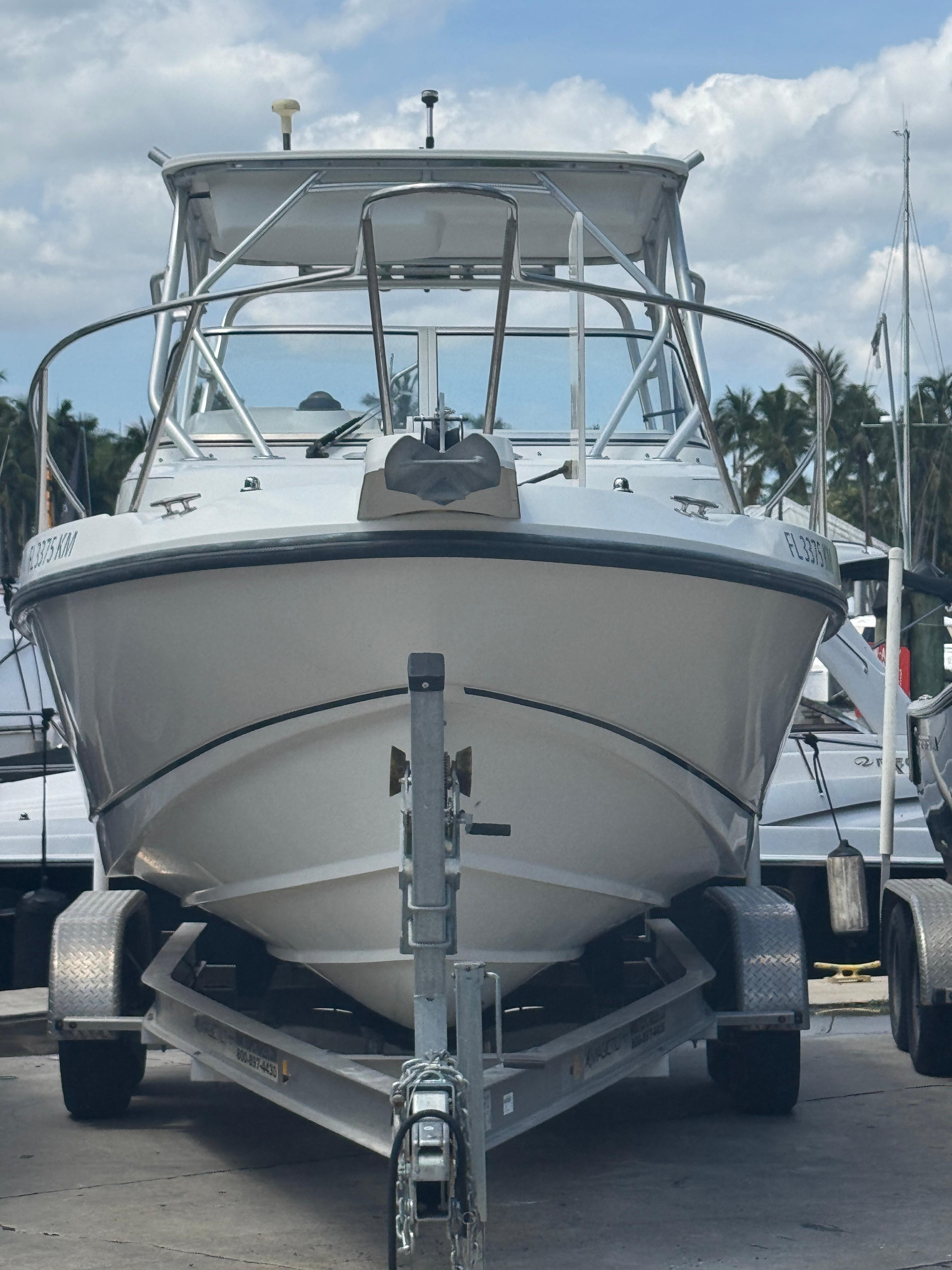 1999 Boston Whaler Conquest 23