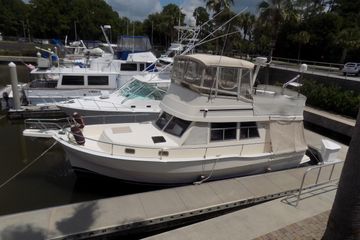 2004 Mainship 390 Trawler