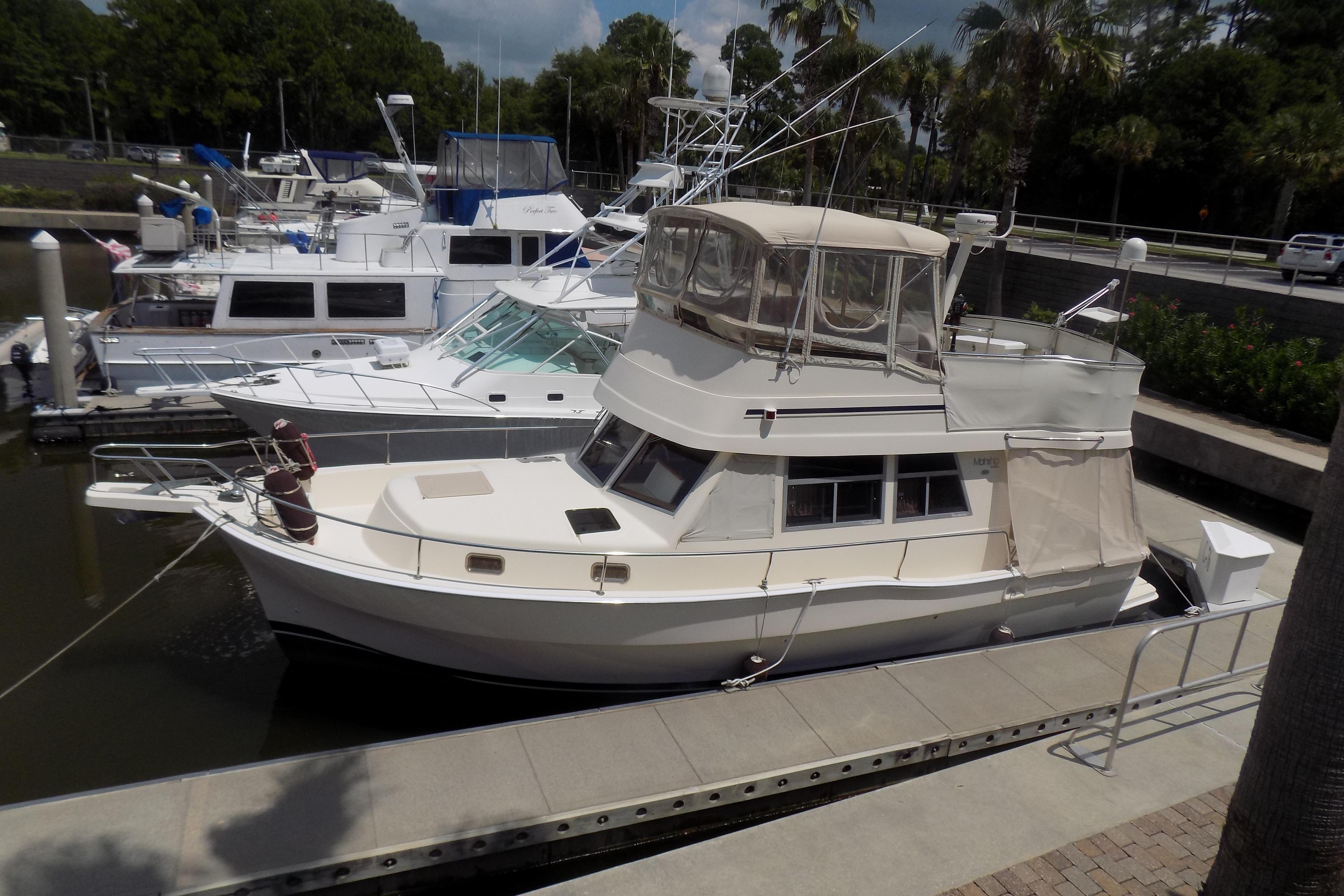 2004 Mainship 390 Trawler