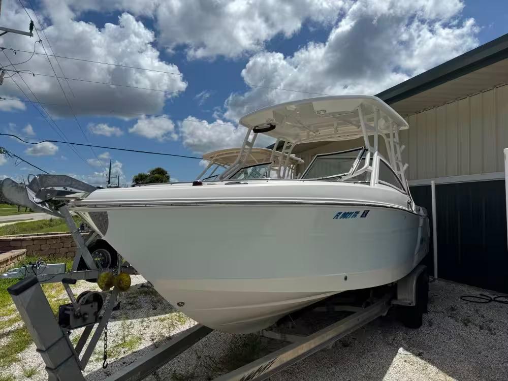 2016 Robalo R247 Dual Console