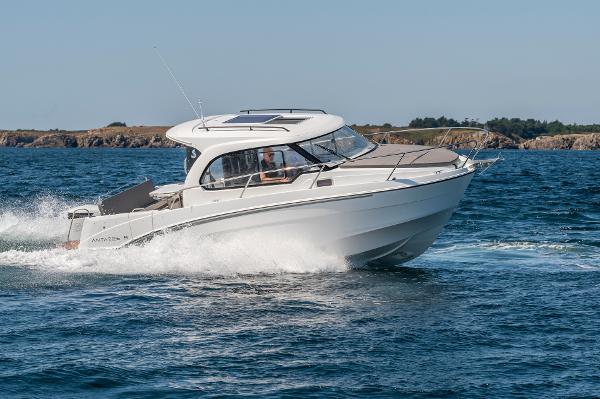 2024 Beneteau Antares 8 OB V2