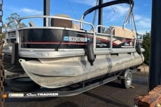 2019 Sun Tracker Bass Buggy 18 DLX