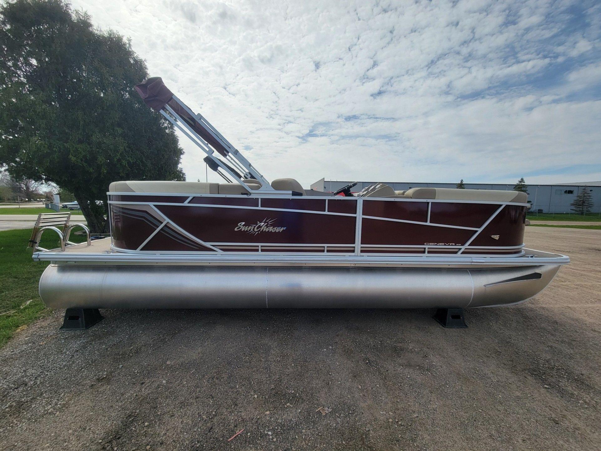 2022 SunChaser Geneva Cruise 22 LR DH