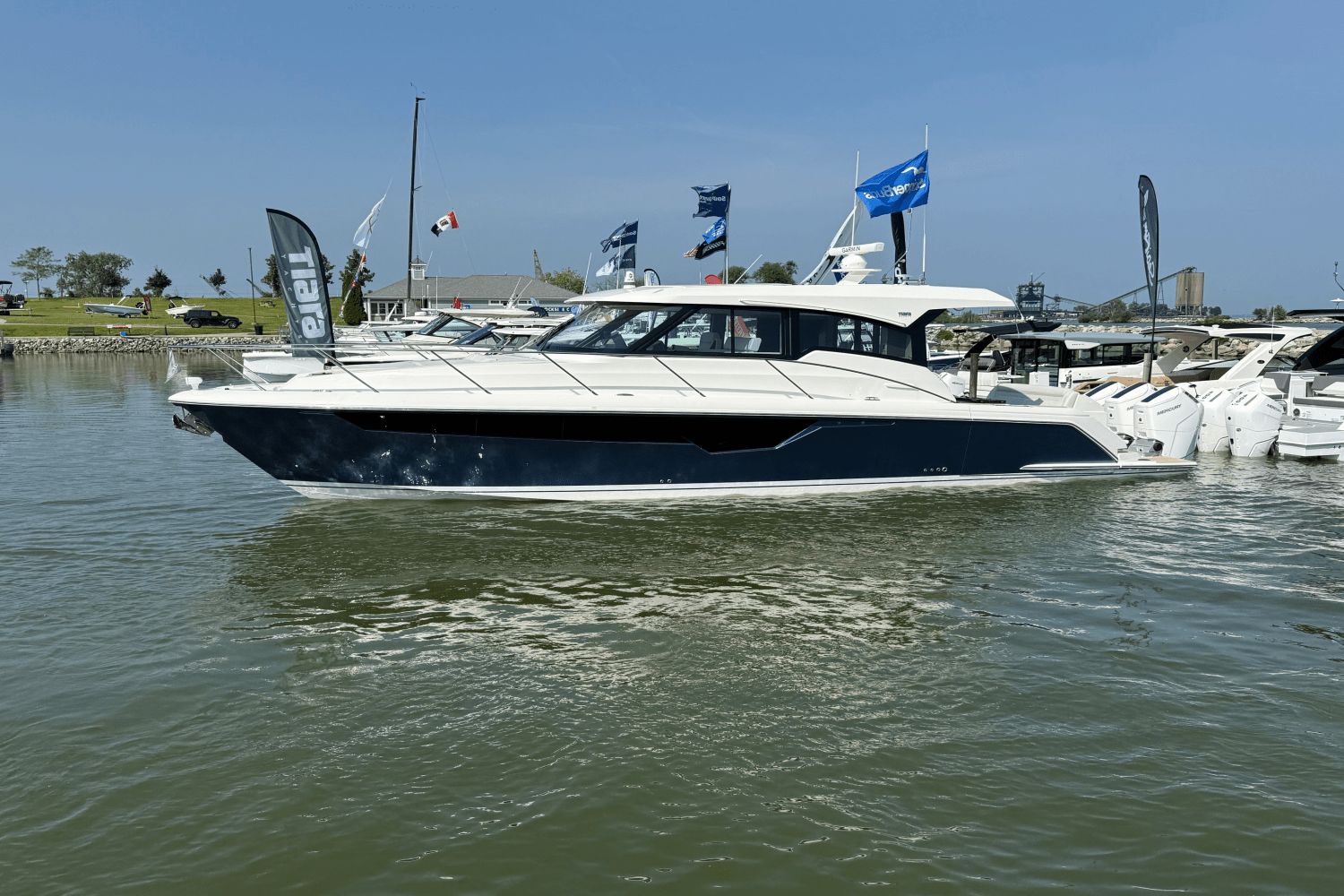 2025 Tiara Yachts 48 LE