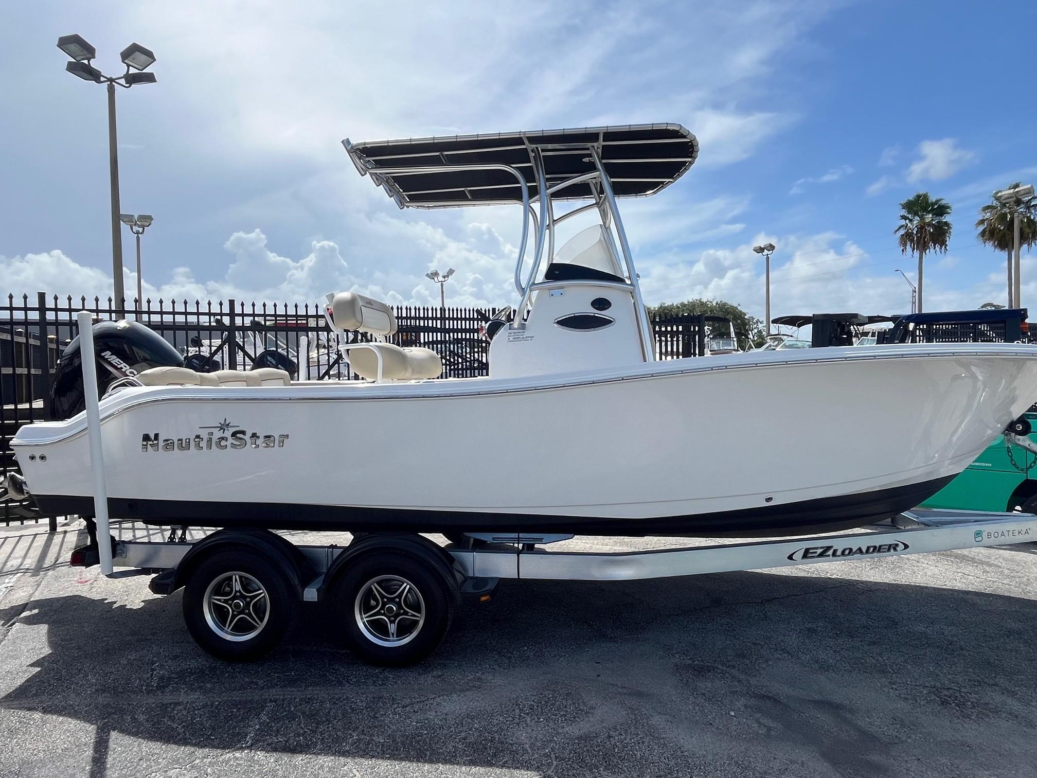 2022 NauticStar 2302 Legacy