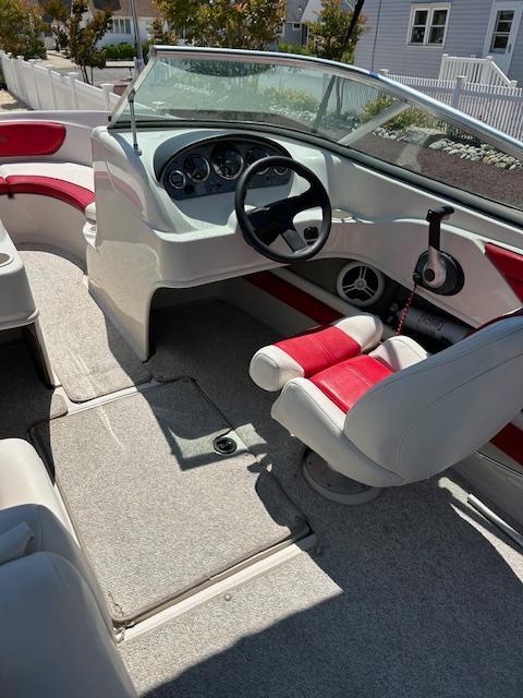 2007 Sea Ray 205 Sport