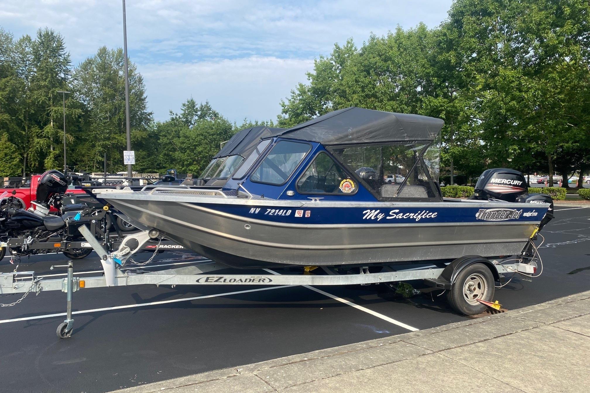 Thunder Jet V-186 Eco 2016 Thunder Jet V-186 Eco boat on trailer in parking lot.