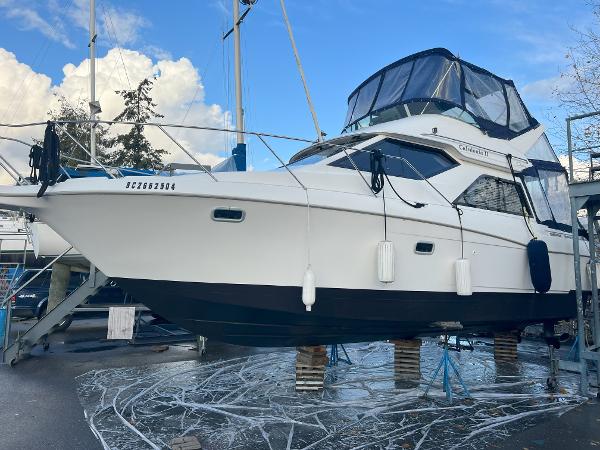 2001 Bayliner Ciera 3258 Command Bridge