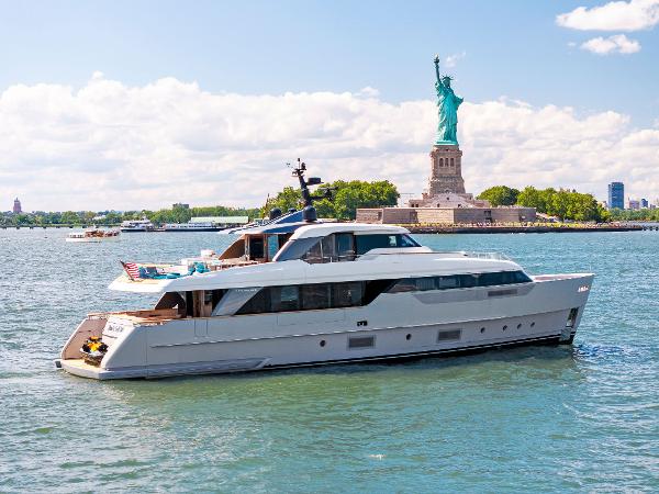 Sanlorenzo SD96 Sanlorenzo SD96 yacht cruising near the Statue of Liberty, 2021 model.