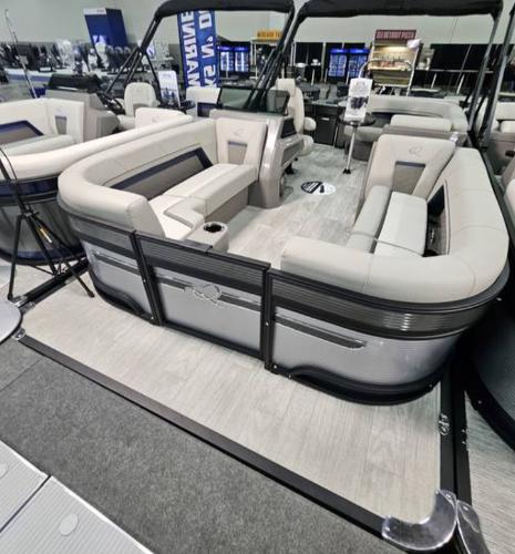 2025 Qwest L22 Lanai