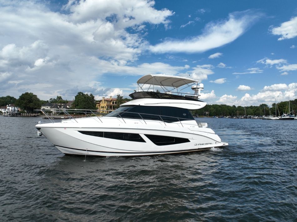 2019 Regal 42 Fly