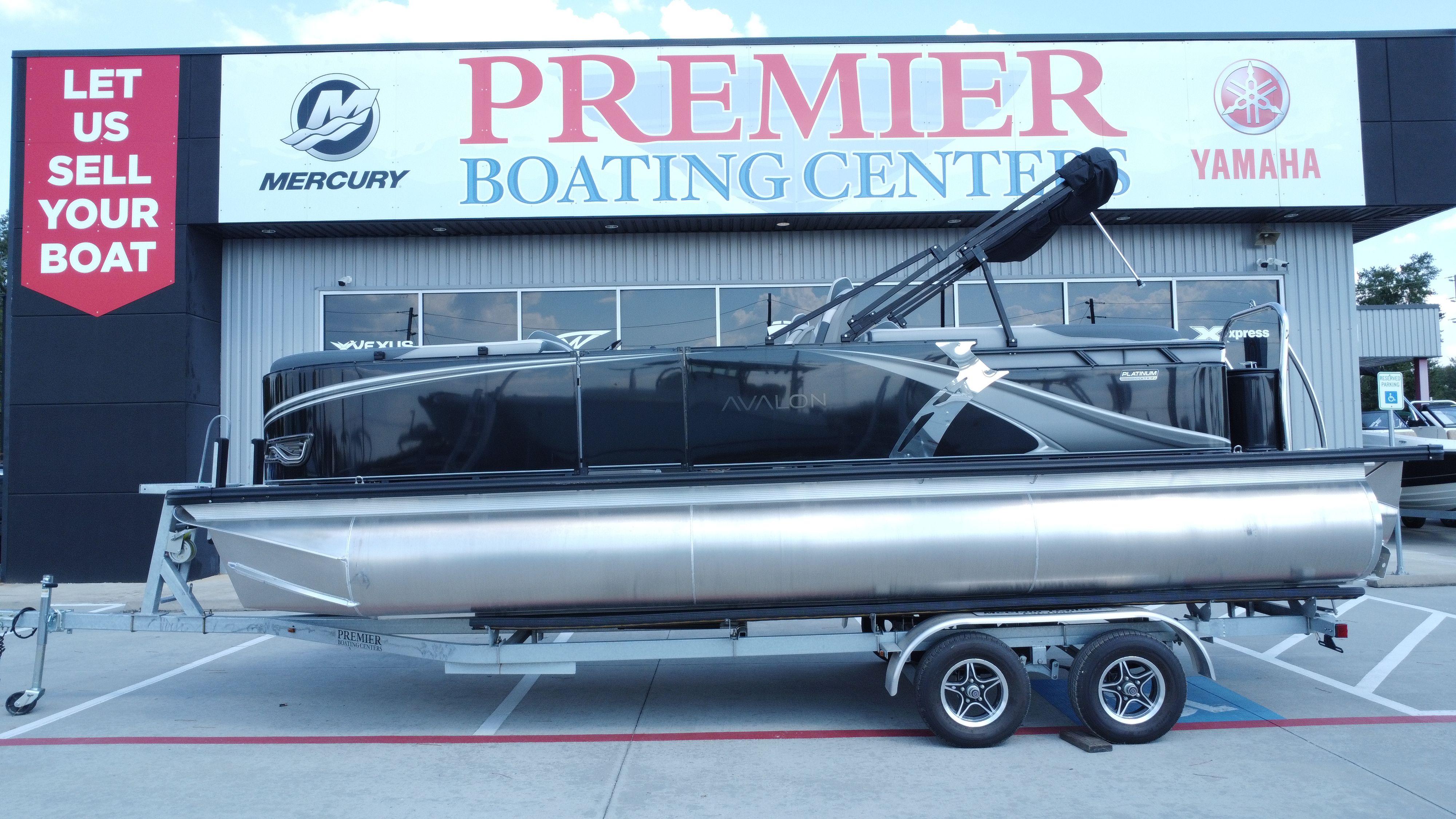 Avalon LSZ QL23T 2025 Avalon LSZ QL23T pontoon boat at Premier Boating Center dealership.
