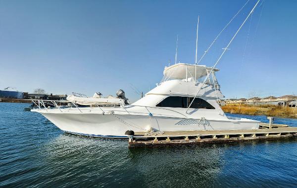 2005 Viking 52 Convertible