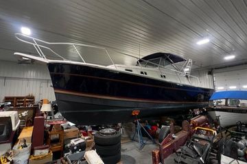 1999 Mainship Pilot 30 Softtop Cruiser