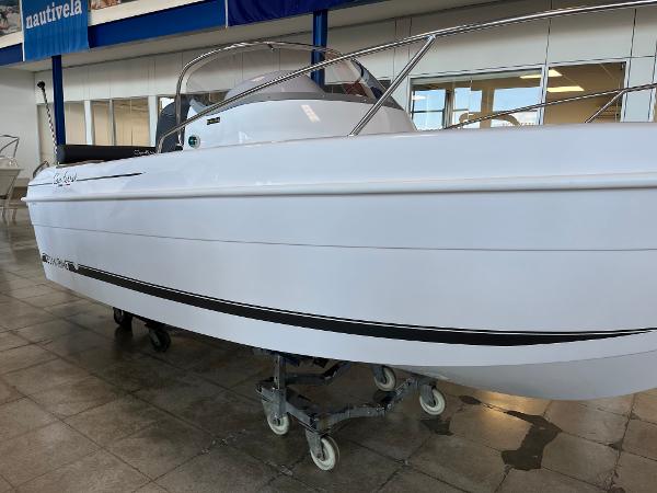 2025 B2 Marine CAP FERRET 522 SUNDECK