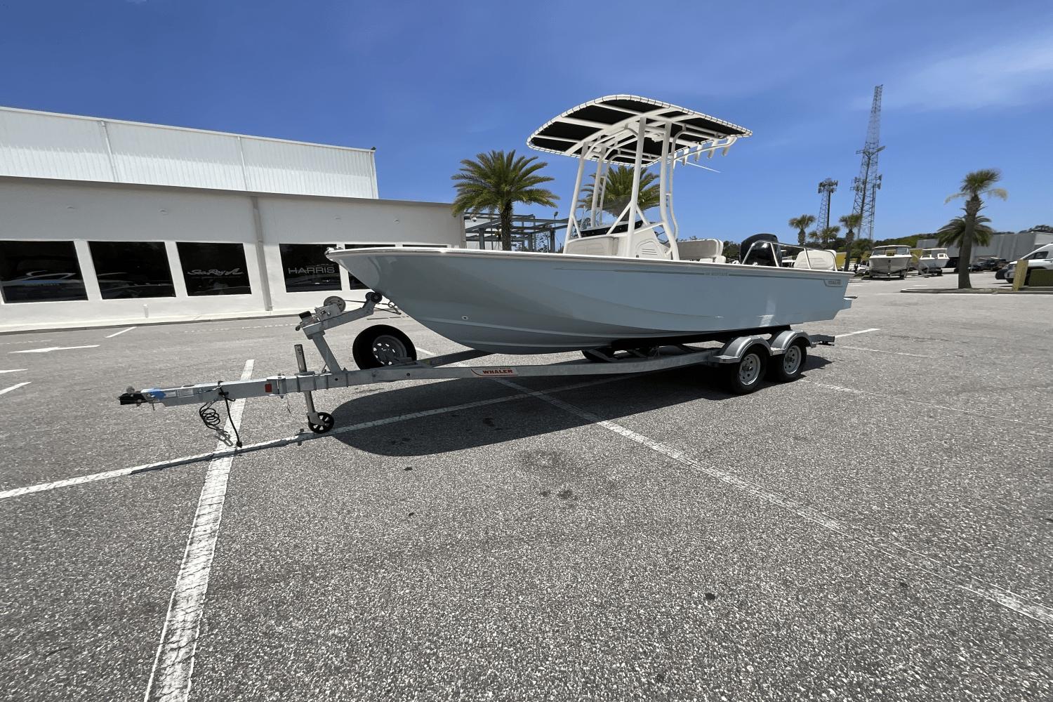 2025 Boston Whaler 190 Montauk