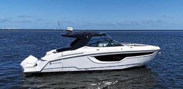 2020 Cruisers Yachts 38 GLS OB