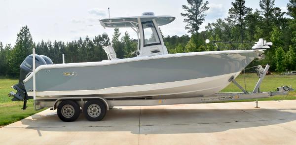 2019 Sea Hunt Gamefish 27 Coffin Box