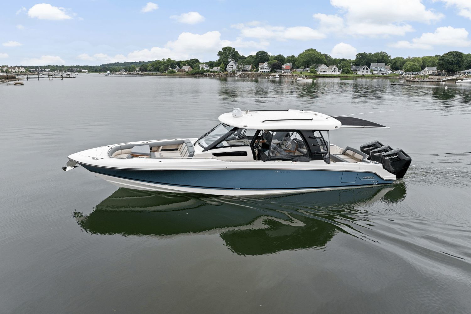 Boston Whaler 350 Realm