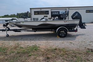Vexus AVX181 2022 Vexus AVX181 boat parked at Hilltop Marine dealership.