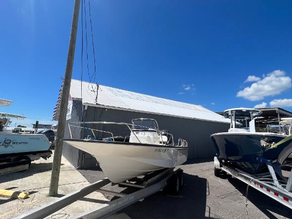 2009 Boston Whaler 190 Outrage