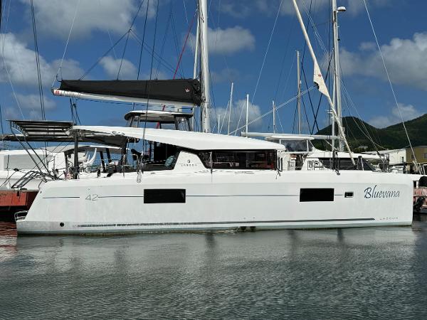 2023 Lagoon 42