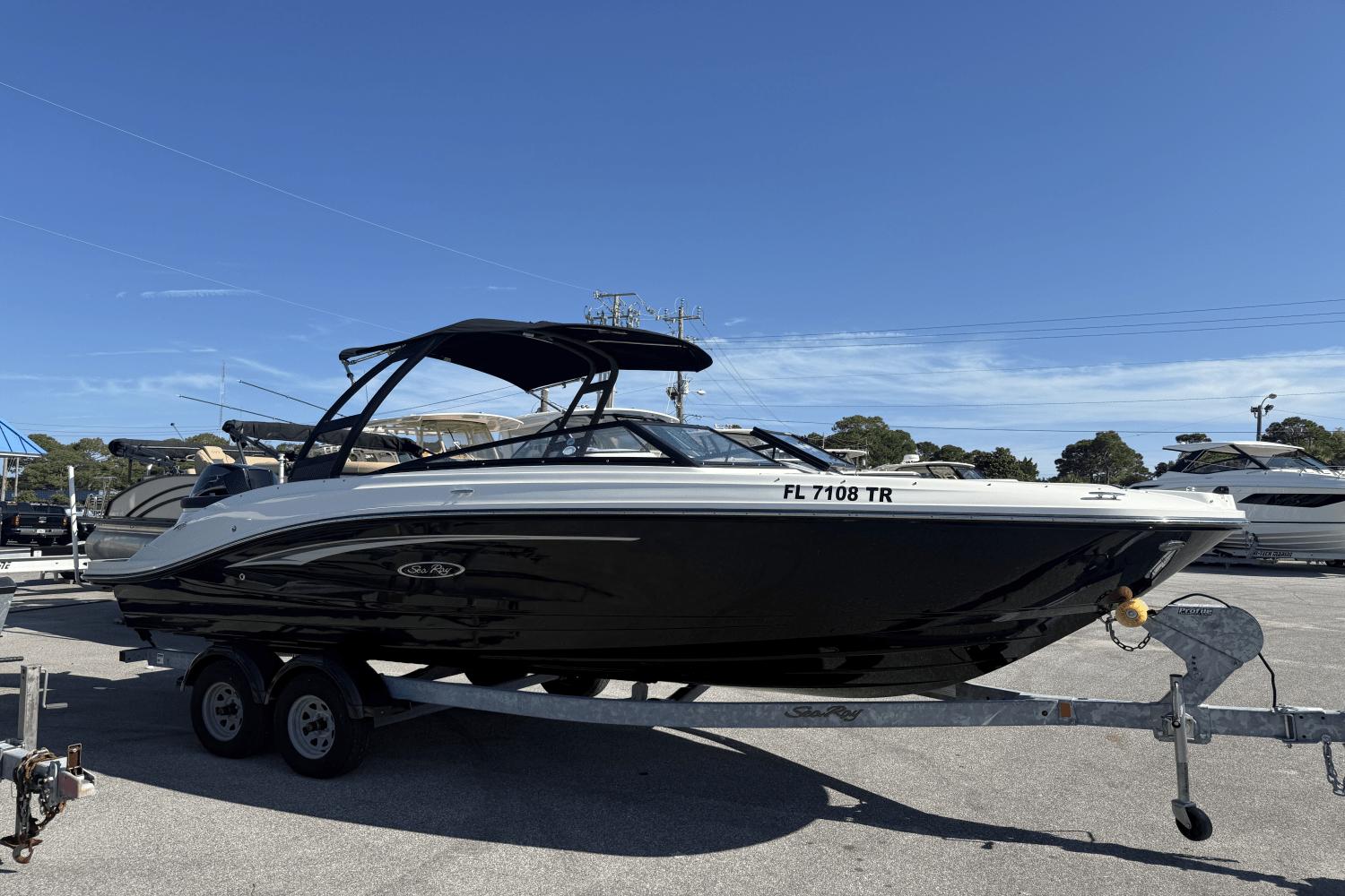 2023 Sea Ray SPX 230 Outboard