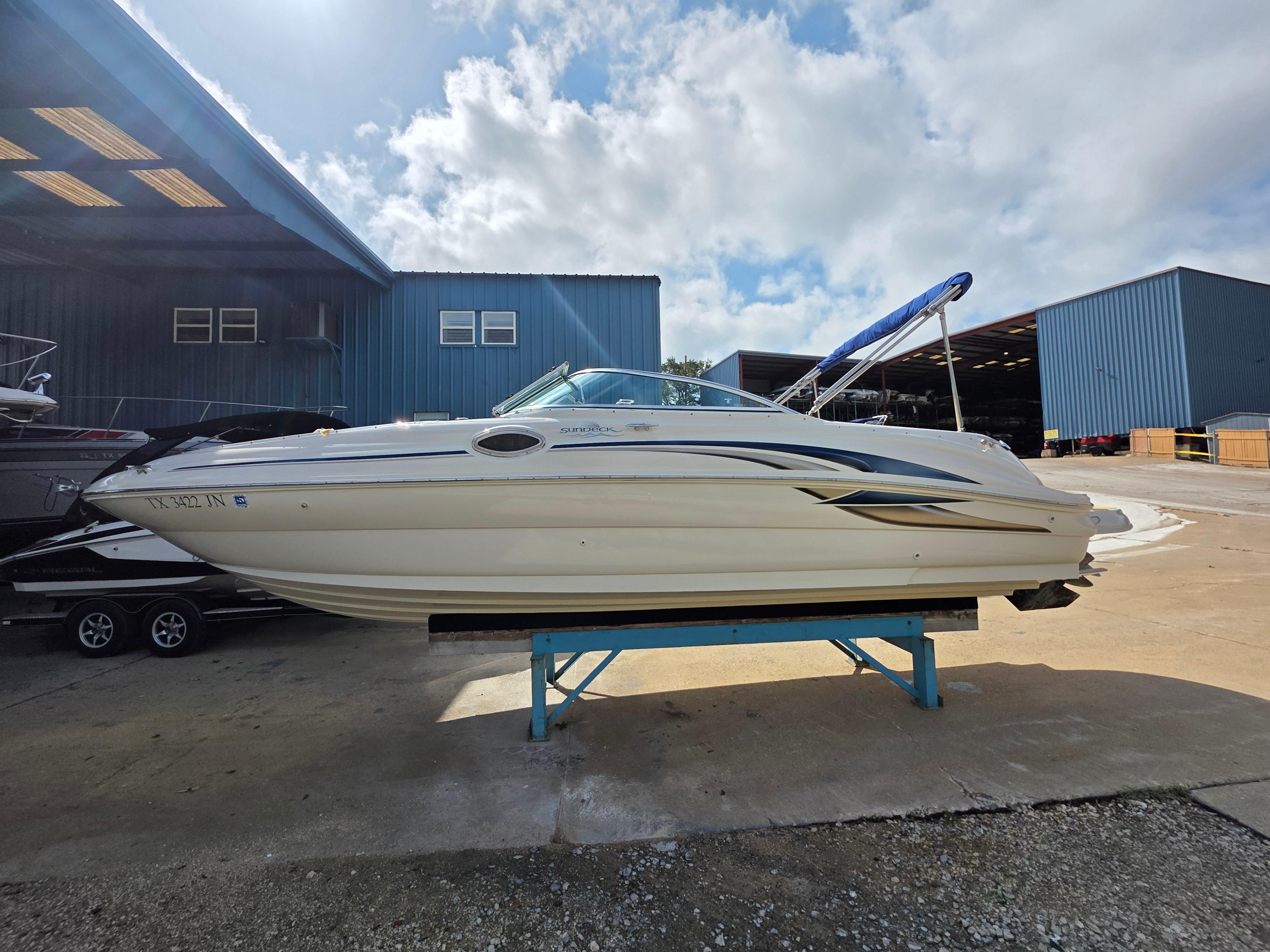Sea Ray 240 Sundeck
