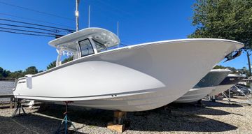 2025 Sportsman Open 282 Center Console