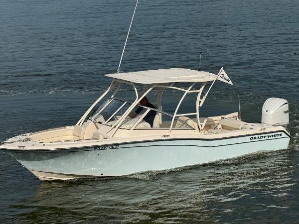 Grady-White Freedom 255 2022 Grady-White Freedom 255 boat cruising on calm water.