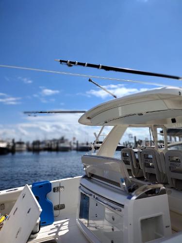 2018 Boston Whaler 420 Outrage